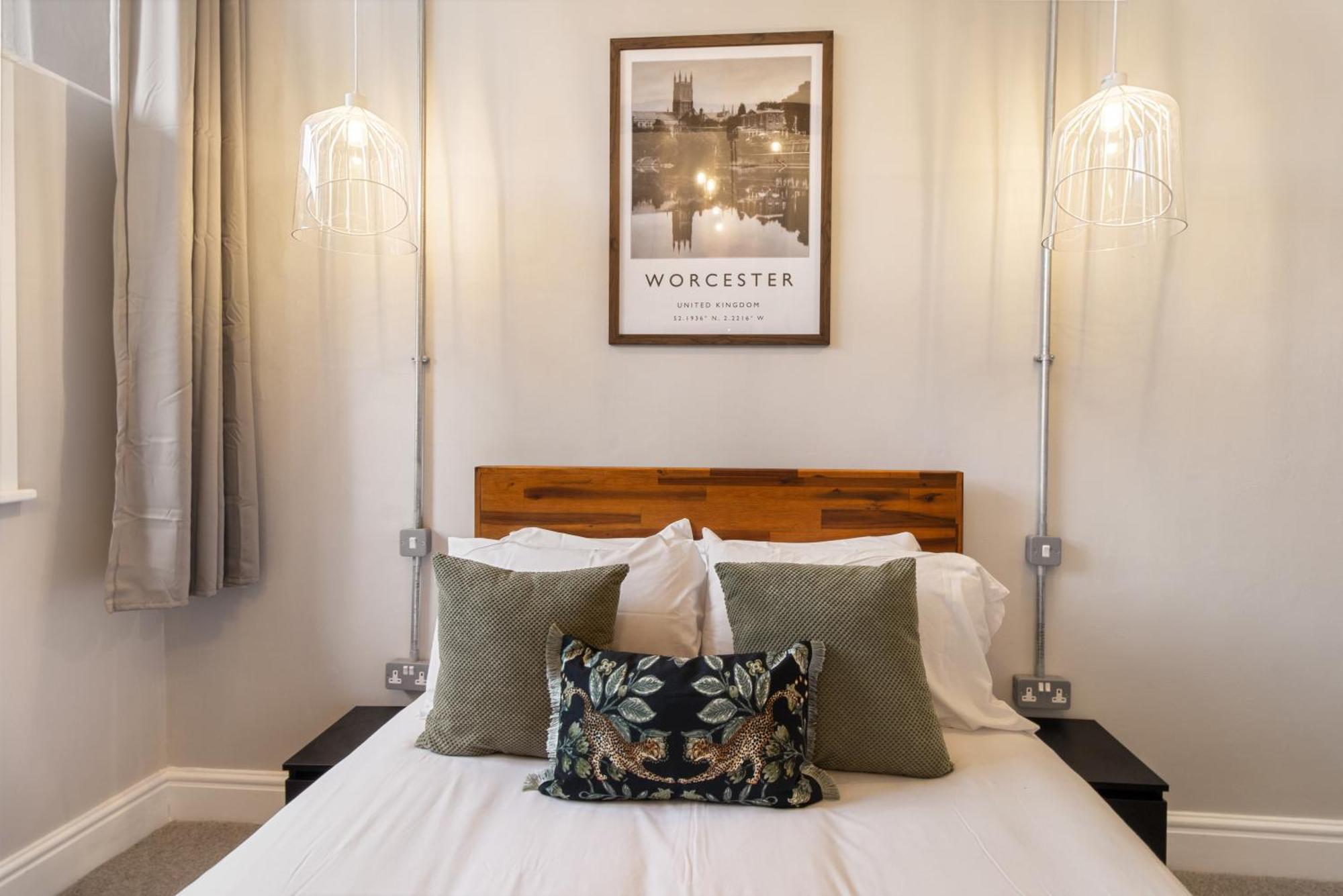 Whiskawaystays - Shaw Mews - Apartment 3 Worcester Ngoại thất bức ảnh