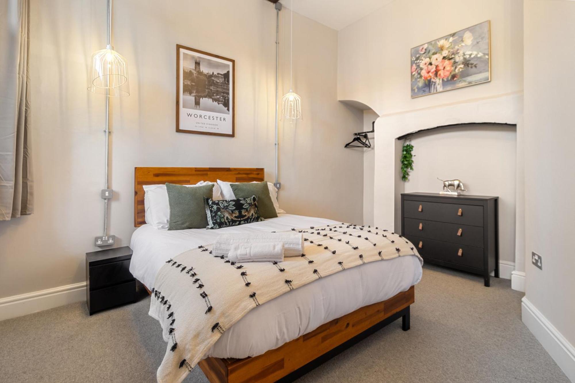 Whiskawaystays - Shaw Mews - Apartment 3 Worcester Ngoại thất bức ảnh