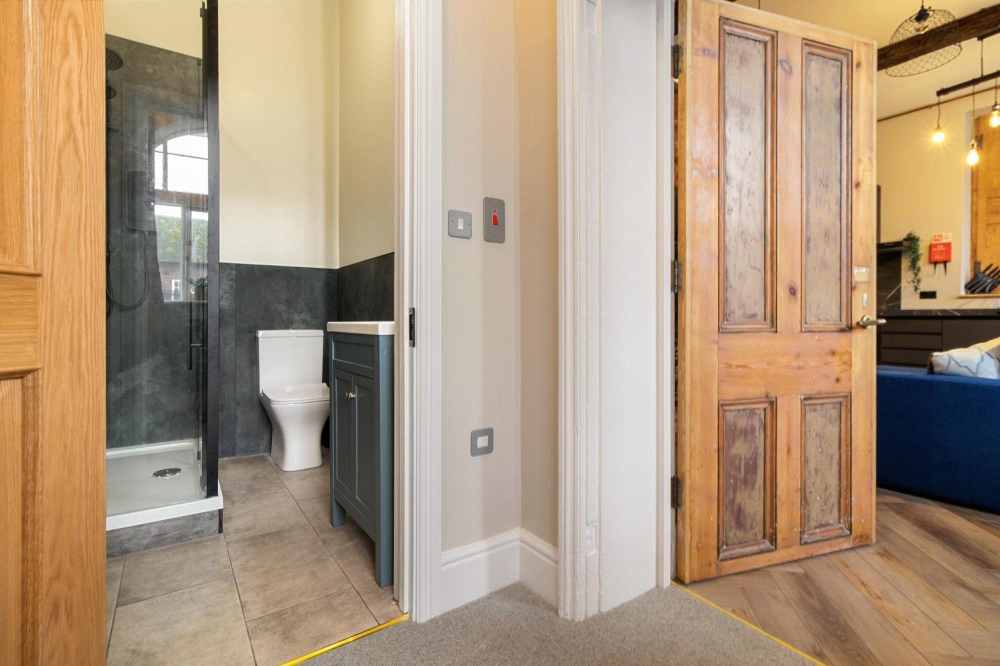Whiskawaystays - Shaw Mews - Apartment 3 Worcester Ngoại thất bức ảnh