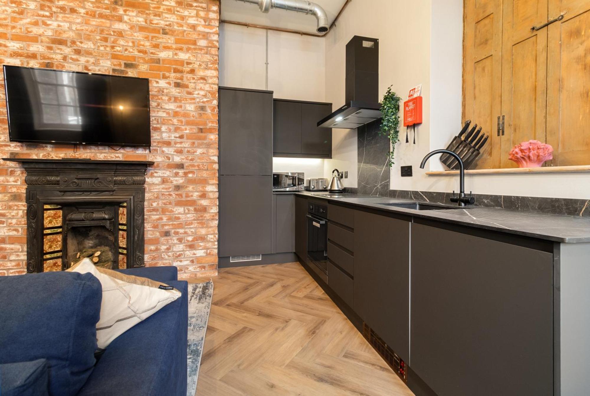 Whiskawaystays - Shaw Mews - Apartment 3 Worcester Ngoại thất bức ảnh